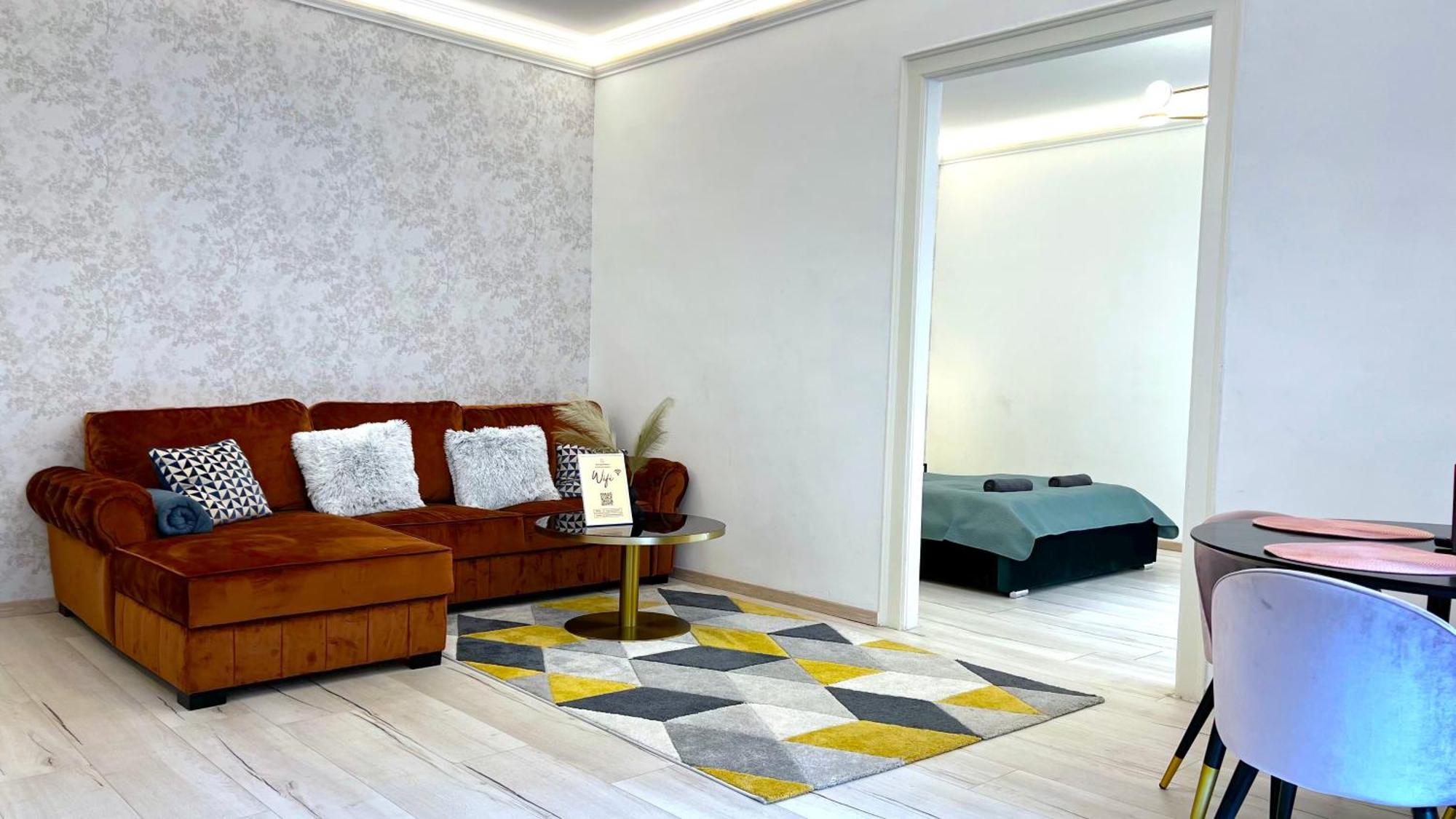 N24 By Small Apartment *